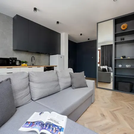 Tasteful With Parking By Renters Διαμέρισμα